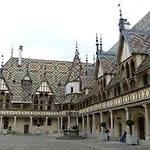 Voco , Cite Des Vins By Ihg Бон