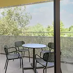 Voco , Cite Des Vins By Ihg Готель Бон