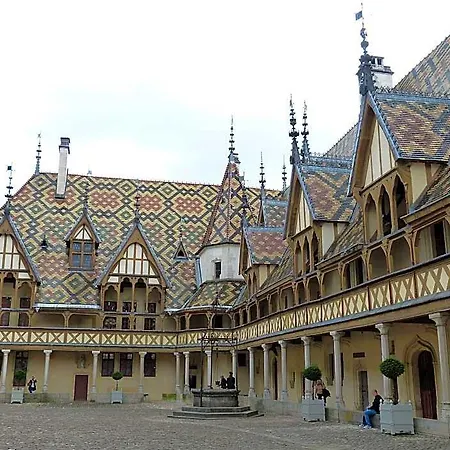 Voco , Cite Des Vins By Ihg 4* Beaune (Cote d'Or)