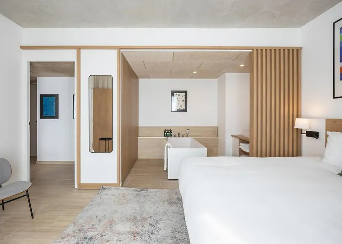 Voco , Cite Des Vins By Ihg ביון