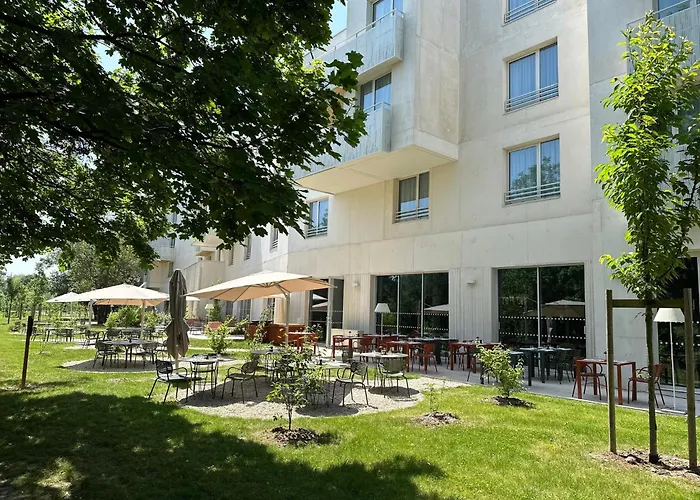 Отель Voco , Cite Des Vins By Ihg 4*