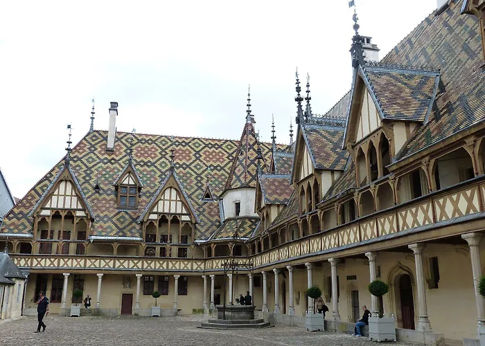 Voco , Cite Des Vins By Ihg Бон