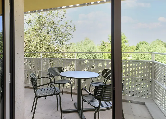 Voco , Cite Des Vins By Ihg מלון ביון