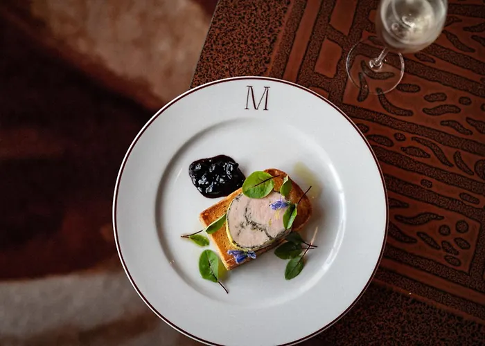 Voco , Cite Des Vins By Ihg 4* ביון